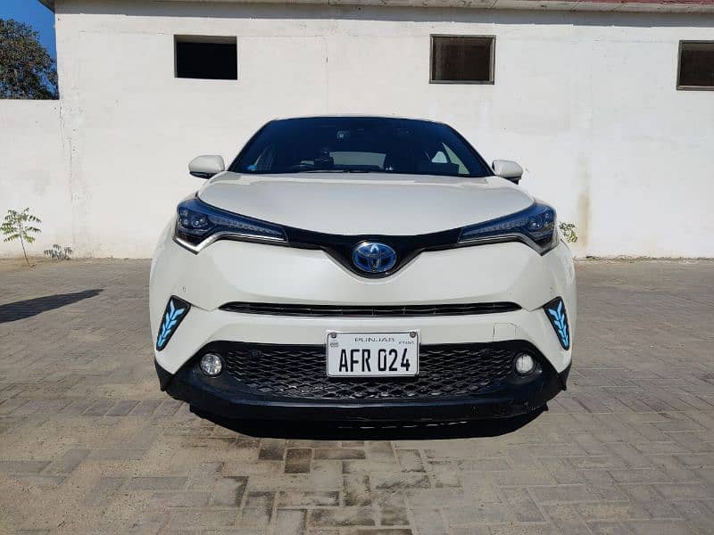 Toyota C-HR 2017 1