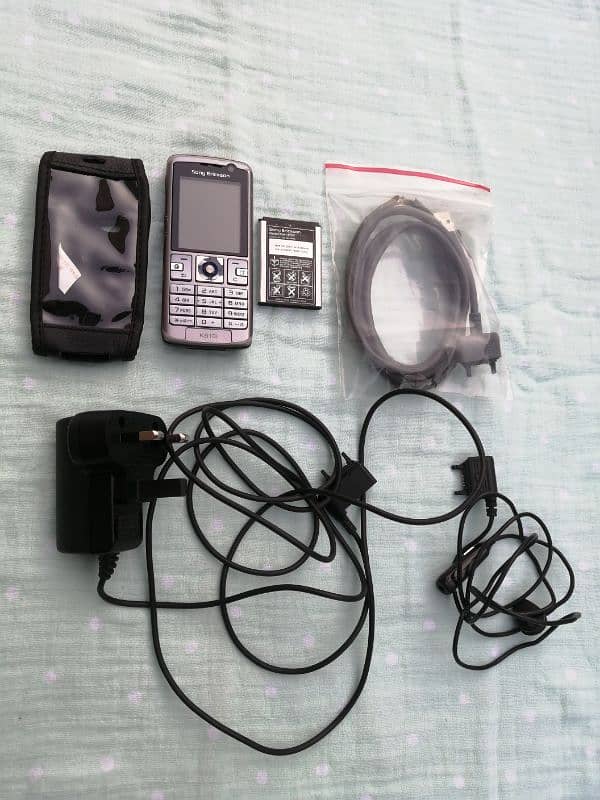 Sony Ericsson K610i 0