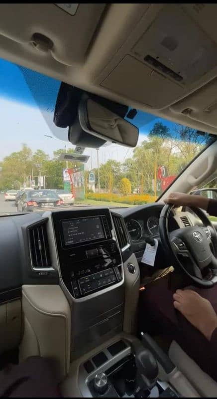 Toyota Land Cruiser 2019 sunroof 8