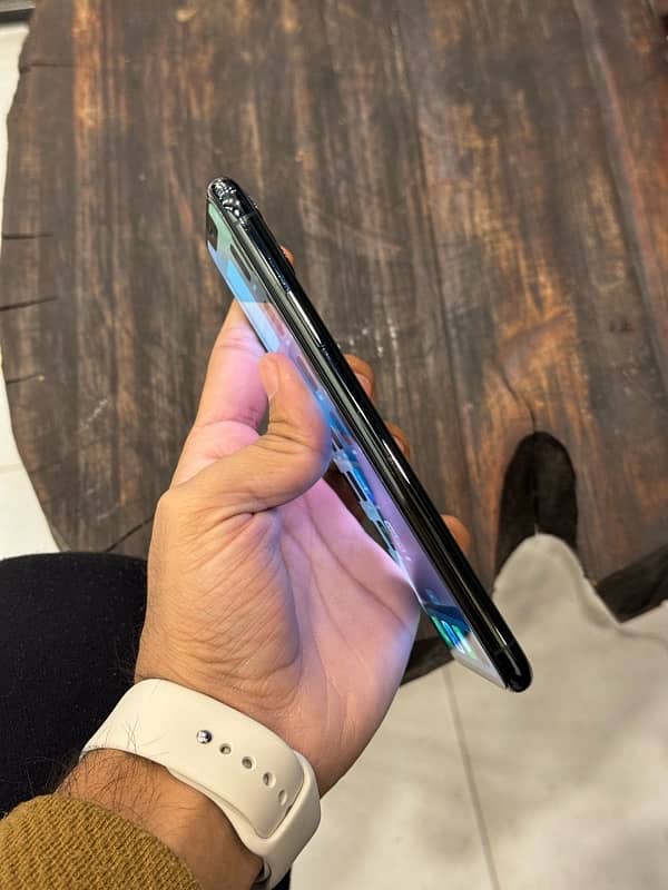 IPhone 11 Pro Max 256gb pta aproved 4