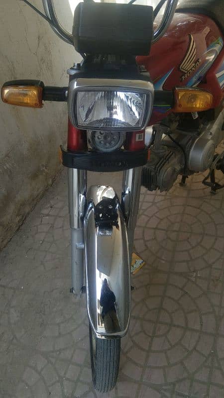 iam selling my Honda bike 03133302016 2