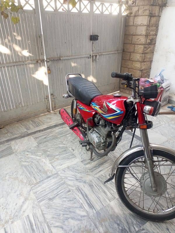 Honda 125 model 2018 lahore registered. 3