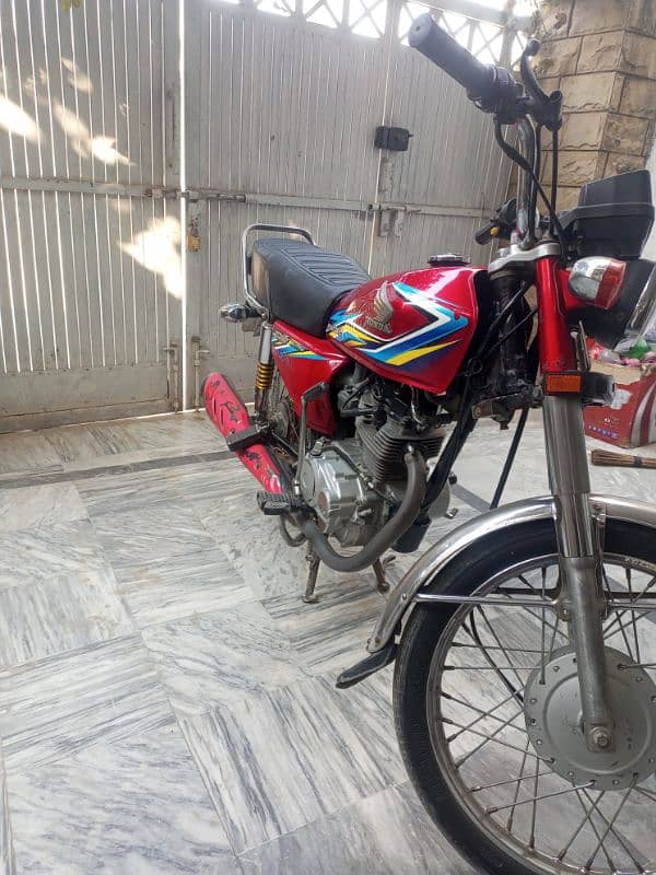 Honda 125 model 2018 lahore registered. 8