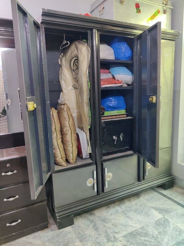 Wardrobe 3 door metal almari 1