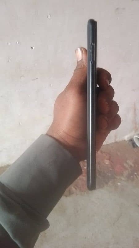 Infinix hot 9 play 4/64 3