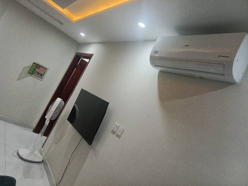 One Bedroom Fully Furnished Flat For Rent In Bahria Town Lahore. 4