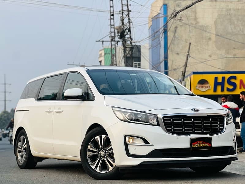 KIA Grand Carnival 2018 1