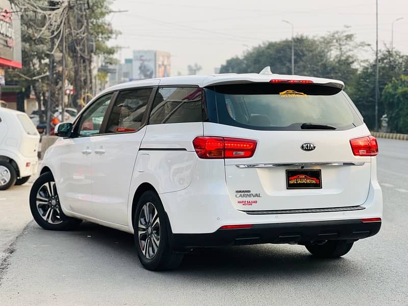 KIA Grand Carnival 2018 6