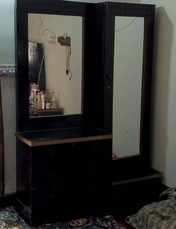 Dressing Table 0