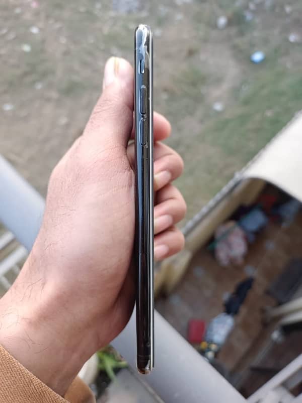 i phone 7plus128 PTA approved available in cheap price all okey geniun 2