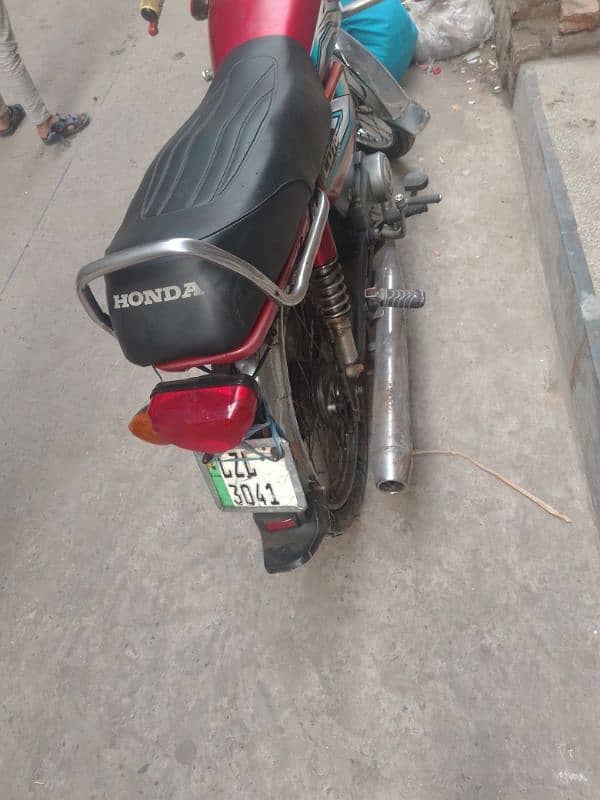 Honda CD 70 is for sale 3