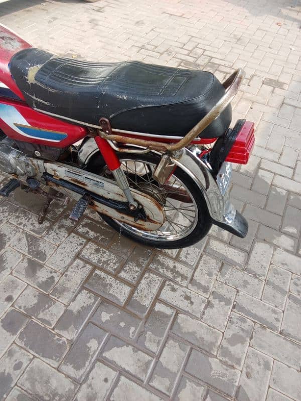 Honda cd70 kio be Kam nhi hony wala 4