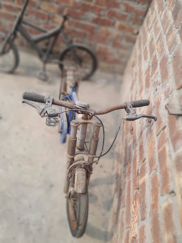 cycle for sale in rough condition 0