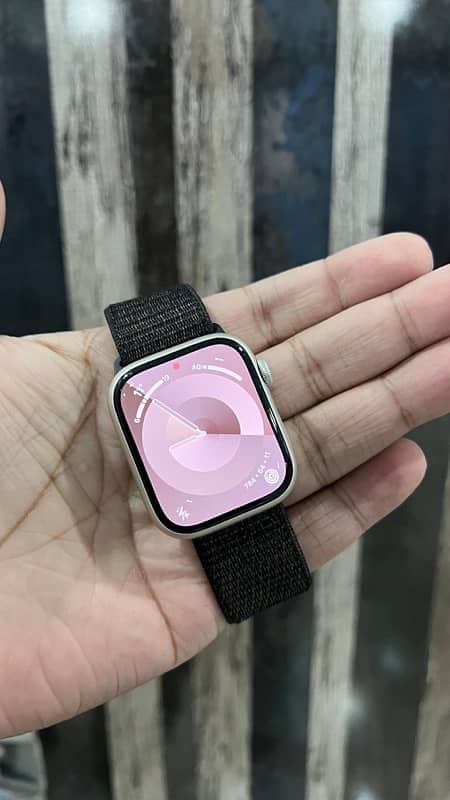 Apple watch series 8 45mm 99 % Battery health 3