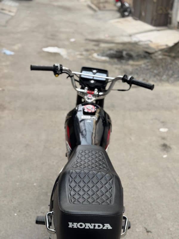 Honda 125 Black clour 3