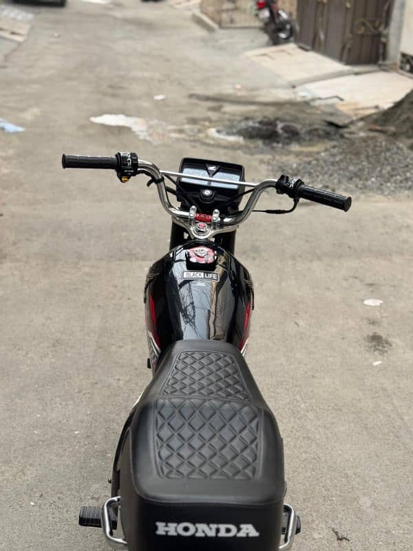 Honda 125 Black clour 5