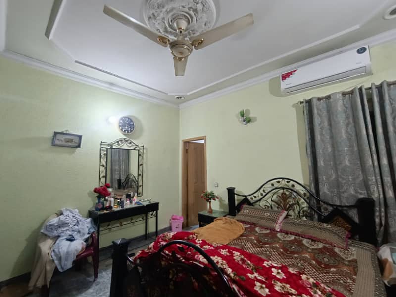 5 Marla Very Beautiful Used House For Sale In Johar Town Phase-2, Super Hot Location with Solar System and Green Metter Installed 7