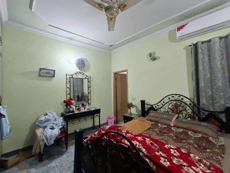 5 Marla Very Beautiful Used House For Sale In Johar Town Phase-2, Super Hot Location with Solar System and Green Metter Installed 9