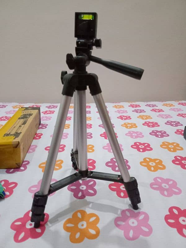 Tripod with LED Ring Fill Light 2