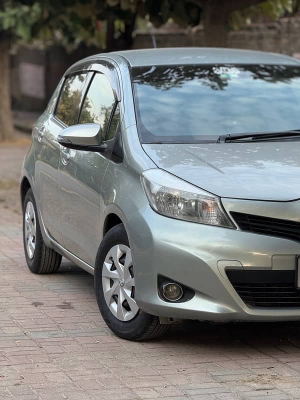 Toyota Vitz 2012 16