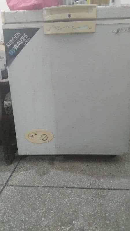 Slightly used Waves Single Door Deep Freezer for sale 3