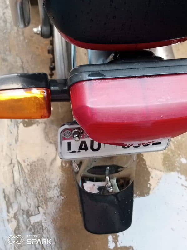 HONDA CD 70 LAHORE NUMBER PALTE 9