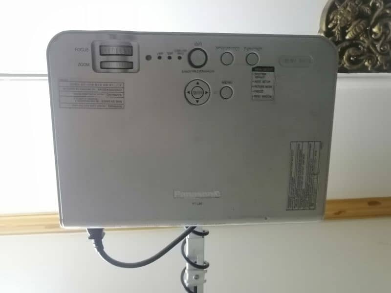 Panasonic projector with wall bracket 0