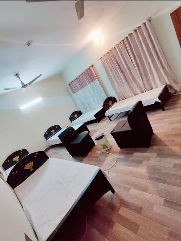 Girls hostel available in G10/1 near csps nova Noa academy 4