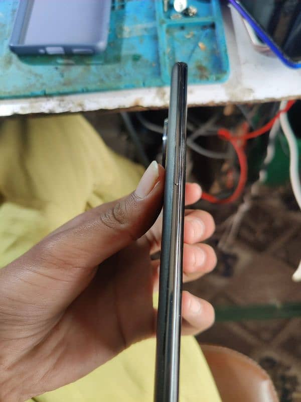 oneplus pta block . . only back crack 30gb+256gb rame 6