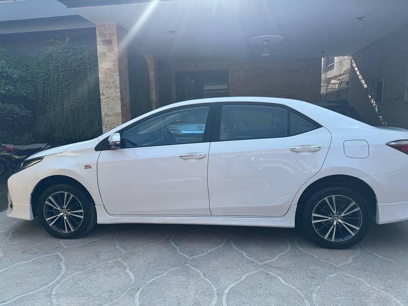 Toyota Corolla Altis 2021 1.6 X Special Edition 5