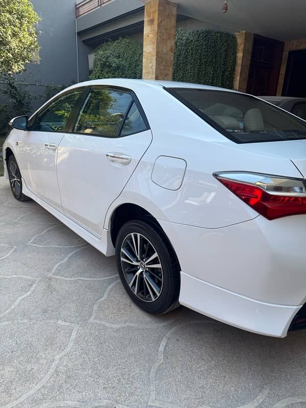 Toyota Corolla Altis 2021 1.6 X Special Edition 6