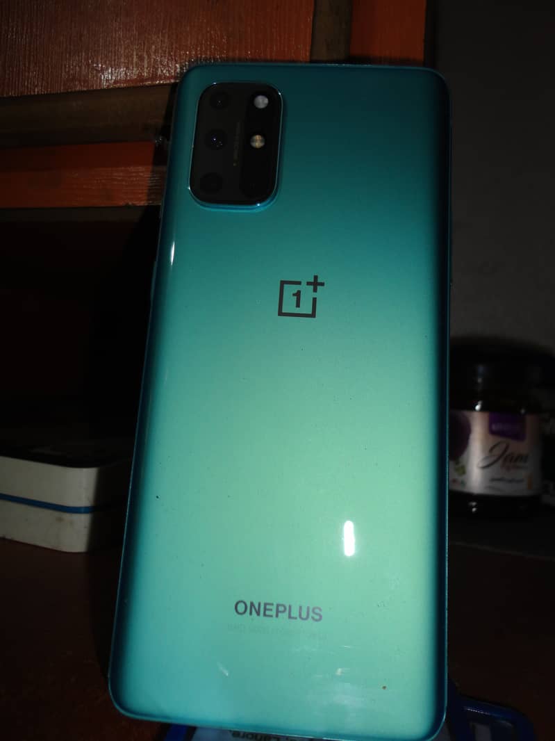 OnePlus 8T 12gb Dual SimLush Cond. UK Import with Original Charger 9