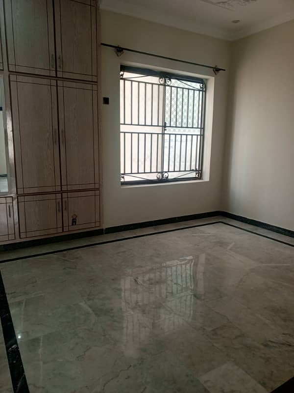 10.5 mrla uper porsn for rent in model town phs 1 6