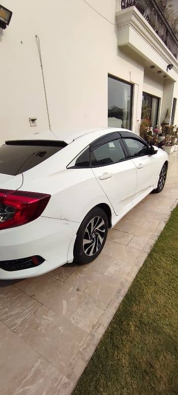 Honda Civic Oriel 2018 5