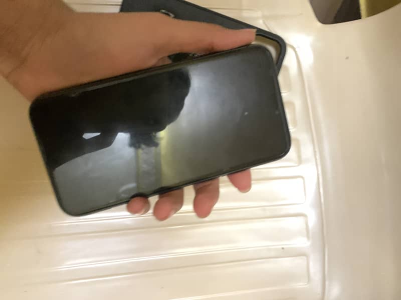 iphone 11 jv 64gb bh 85 all ok black clr condition 10 by 9.5 1