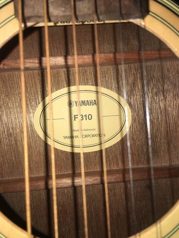 Yamaha F310 Acoustic Guitar 4