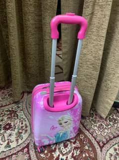 Pink travel bag for girls