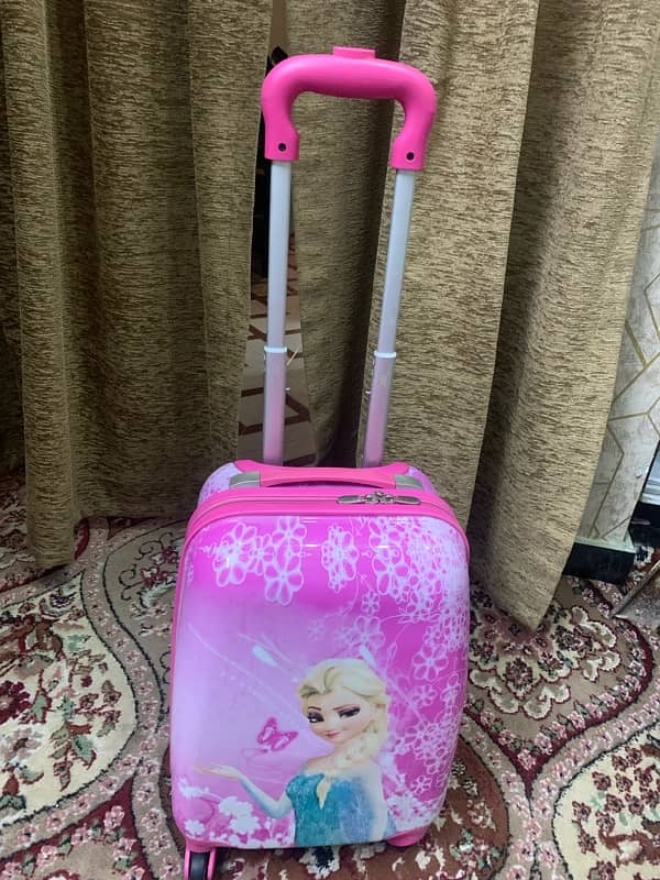 Pink travel bag for girls 1