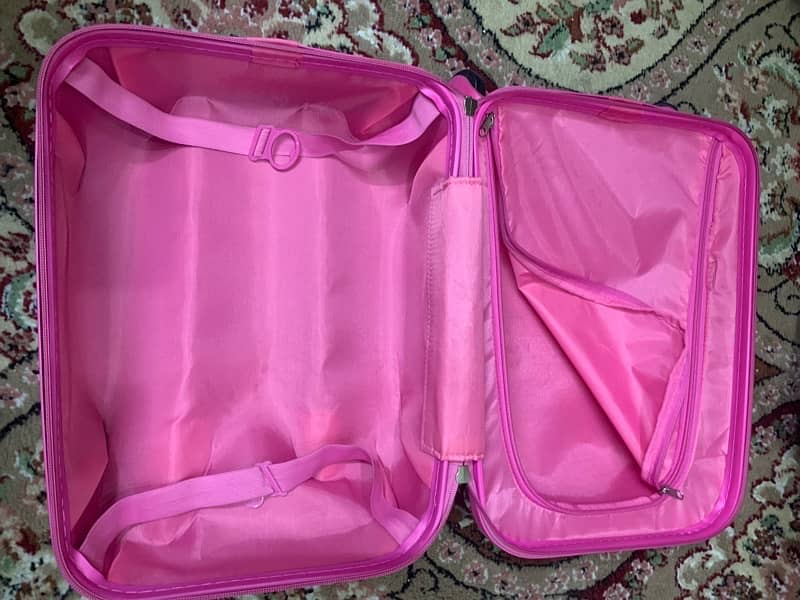 Pink travel bag for girls 2