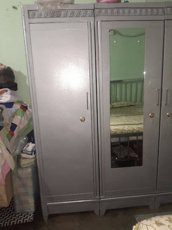 bed and wardrobe for sell 6