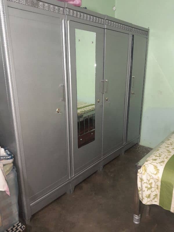 bed and wardrobe for sell 7