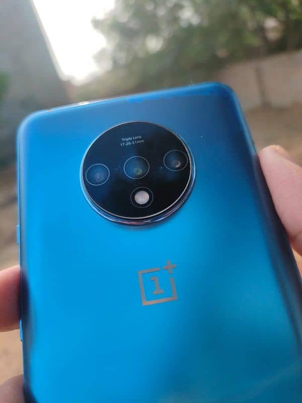 OnePlus 7t 8/128 Best camera and gaming phone 90 fps 5