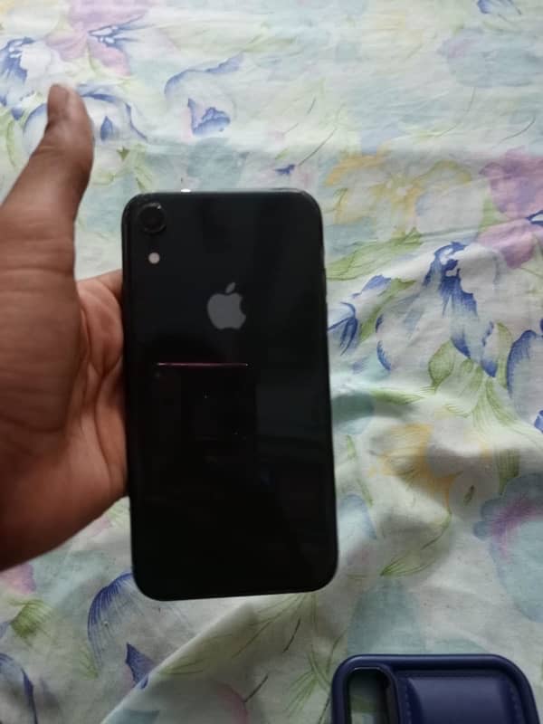 iPhone XR 3