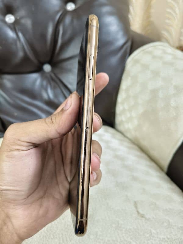 URGENT SALE MY IPHONE 11 PRO MAX 256GB (10/9.5) CONDITION PTA APPROVE 6