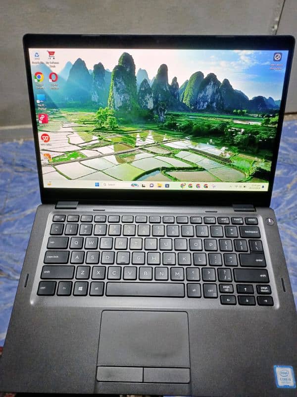 Dell Latitude 5300 0