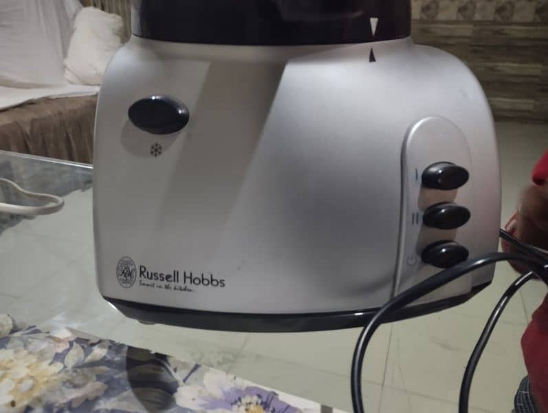 Russel hobs brand juicer 1