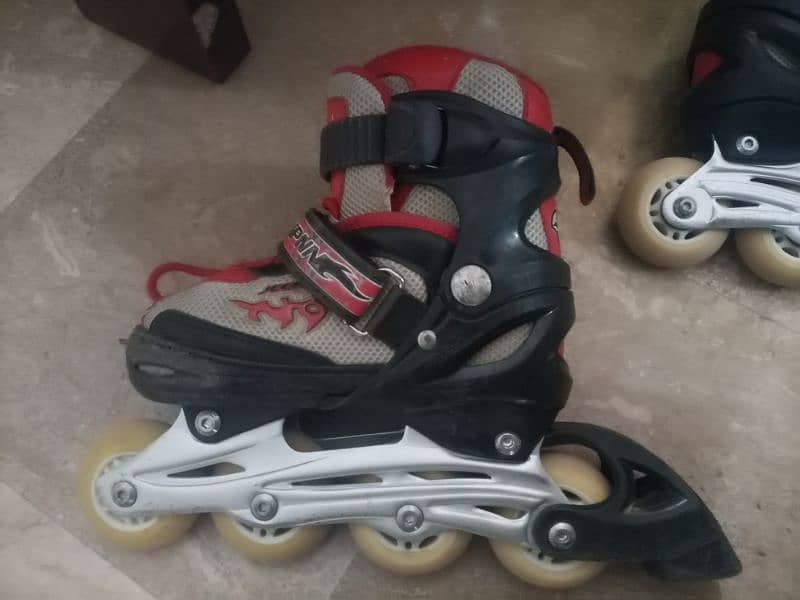 Skating Shoes 4 to 10 Year Kids adjustable 3