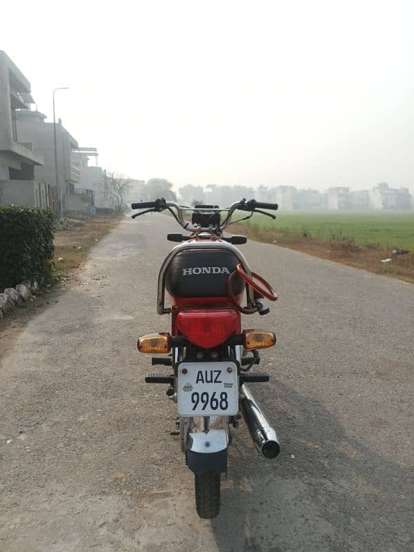 Honda CD 70 CC 6