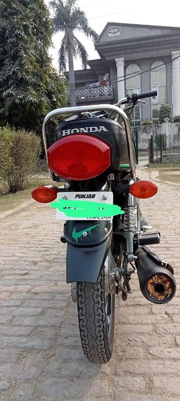 Honda 125 black 5