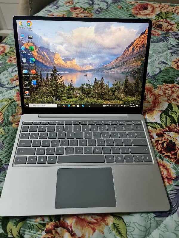 Microsoft Surface Go 2 Core i5 11th Gen Touch Screen 0